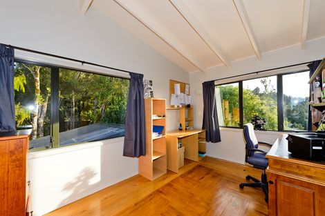 Photo of property in 166 Opanuku Road, Henderson Valley, Auckland, 0612