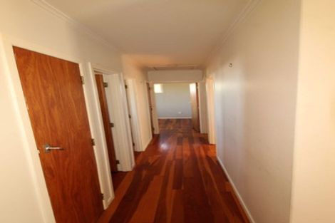 Photo of property in 27 Wharf Road, Te Atatu Peninsula, Auckland, 0610