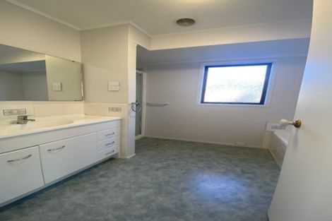 Photo of property in 3 John Dee Crescent, Red Beach, 0932