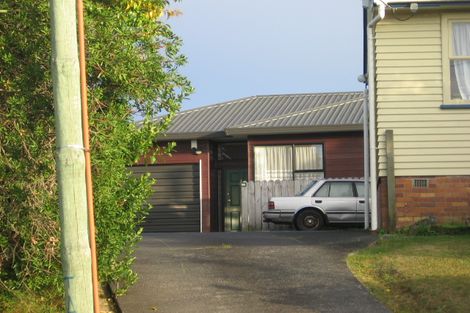 Photo of property in 1/4 Merton Avenue, Glenfield, Auckland, 0627