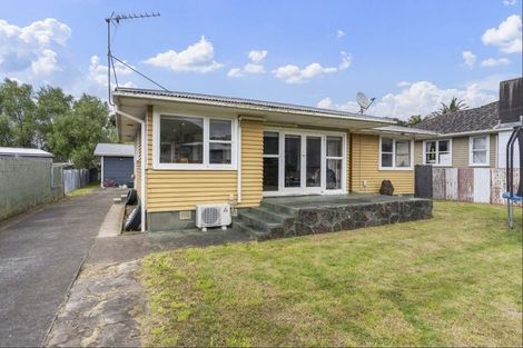 Photo of property in 16 Toatoa Place, Mangere Bridge, Auckland, 2022