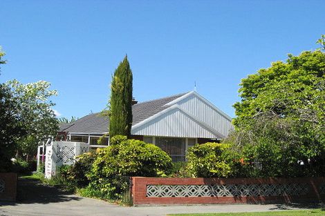 Photo of property in 12 Ilfracombe Place, Burnside, Christchurch, 8053