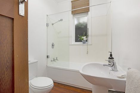 Photo of property in 92 Townsend Road, Miramar, Wellington, 6022