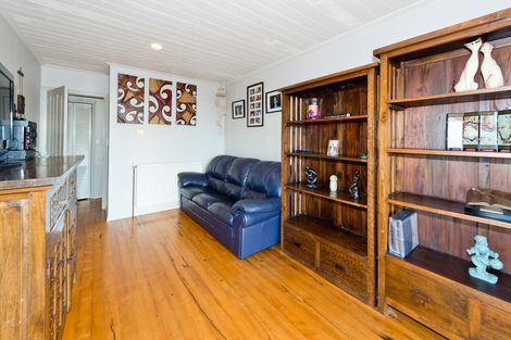 Photo of property in 166 Opanuku Road, Henderson Valley, Auckland, 0612