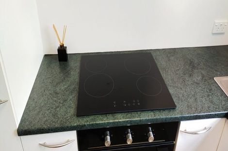 Photo of property in 12 Mataroa Avenue, Northland, Wellington, 6012