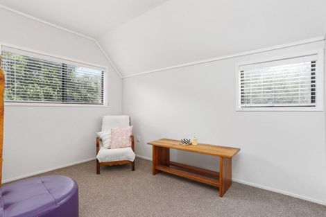 Photo of property in 27 Awhiorangi Promenade, Swanson, Auckland, 0816