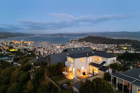 Photo of property in 52 Karepa Street, Brooklyn, Wellington, 6021