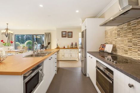 Photo of property in 122 Kinloch Road, Kinloch, Taupo, 3377