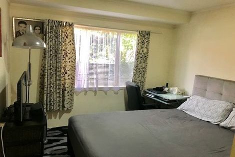 Photo of property in 4/43 Fruitvale Road, New Lynn, Auckland, 0600