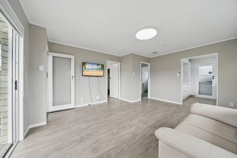 Photo of property in 1/41 Blacklock Avenue, Henderson, Auckland, 0612