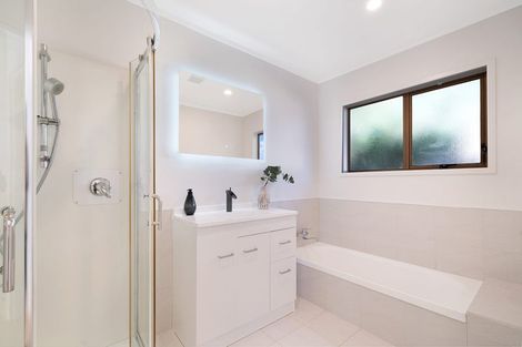 Photo of property in 3/1a Amberley Avenue, Te Atatu South, Auckland, 0610