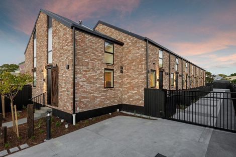 Photo of property in 2/196 Hills Road, Edgeware, Christchurch, 8013