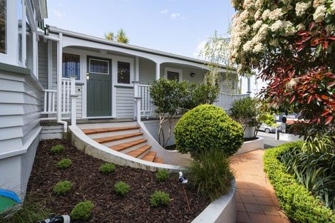 Photo of property in 29 Seaview Road, Paremata, Porirua, 5024