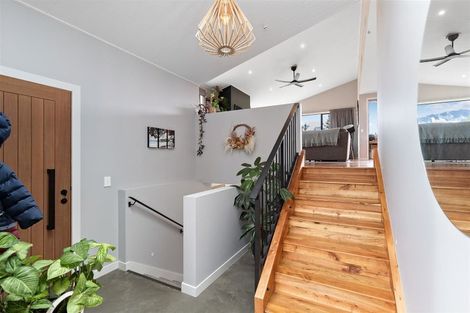 Photo of property in 17 Sam John Place, Lake Hawea, Wanaka, 9382