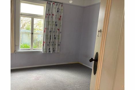 Photo of property in 52 Timaru Road, Waimate, 7924