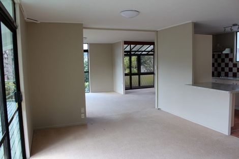 Photo of property in 1/6 Lyons Avenue, Murrays Bay, Auckland, 0630