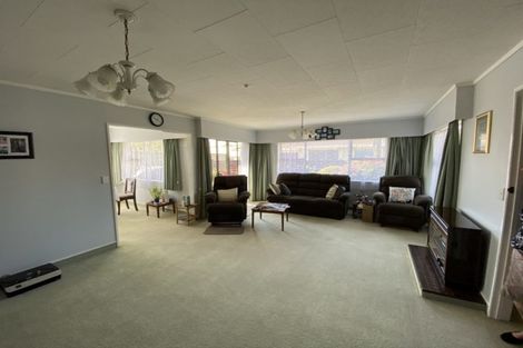 Photo of property in 16 Matai Place, Hawera, 4610