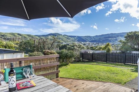 Photo of property in 78 Taylor Terrace, Tawa, Wellington, 5028