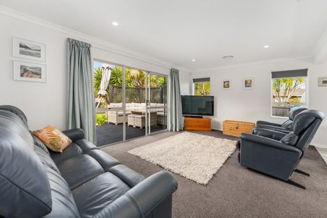 Photo of property in 15 Escort Grove, Awapuni, Palmerston North, 4412