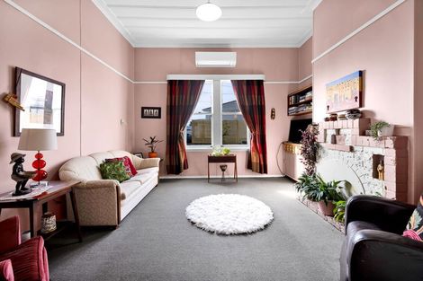 Photo of property in 49 Egmont Street, Hawera, 4610