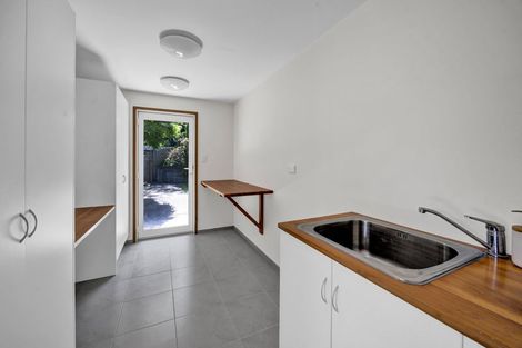 Photo of property in 11 Margaret Place, Merrilands, New Plymouth, 4312