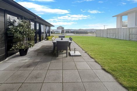 Photo of property in 4 Poroporo Way, Wharewaka, Taupo, 3330