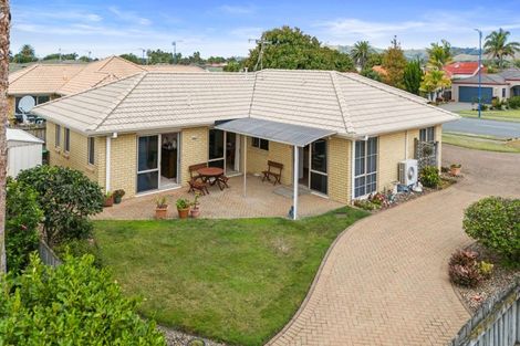 Photo of property in 69 Gravatt Road, Papamoa Beach, Papamoa, 3118