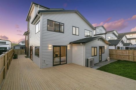 Photo of property in 8 Turutu Place, Long Bay, Auckland, 0630