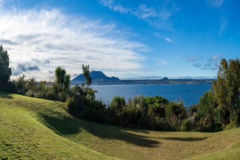 Photo of property in 2/19 Te Kopua Street, Acacia Bay, Taupo, 3330