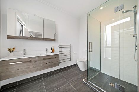 Photo of property in 10 Frances Bryers Road, Hobsonville, Auckland, 0616