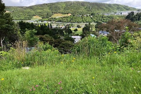 Photo of property in 8 Castle Crescent, Stokes Valley, Lower Hutt, 5019