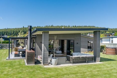 Photo of property in 9 Centre Crescent, Wanaka, 9305
