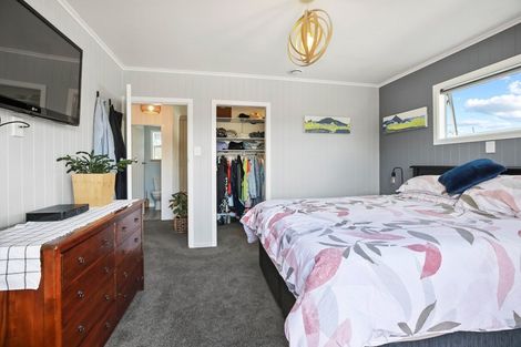 Photo of property in 1 Morrow Avenue, St Andrews, Hamilton, 3200