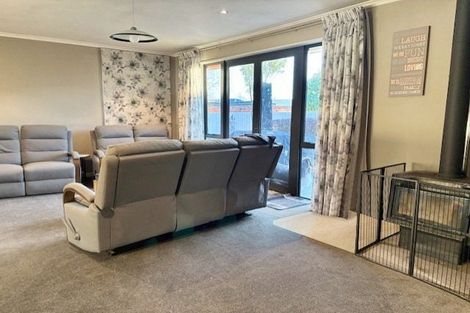 Photo of property in 17 Buckleys Terrace, Tinwald, Ashburton, 7700