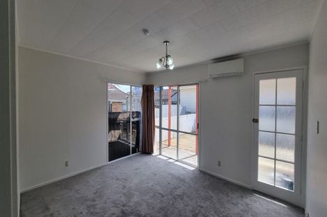 Photo of property in 11 Tyndrum Place, Highland Park, Auckland, 2010