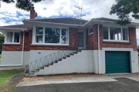 Photo of property in 48 Buscomb Avenue, Henderson, Auckland, 0610