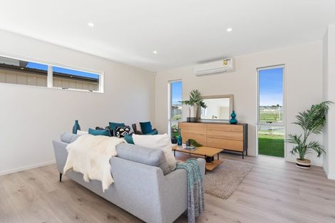 Photo of property in 32 Riria Crescent, Takanini, 2112