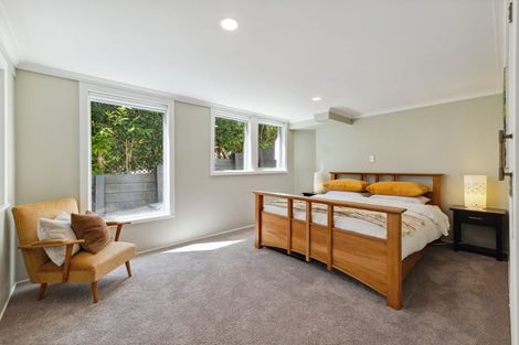Photo of property in 122 Pendarves Street, New Plymouth, 4312