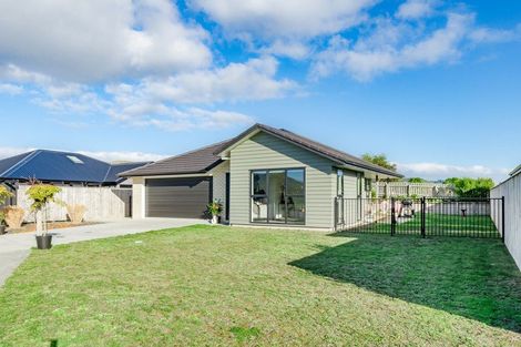 Photo of property in 6 Kaiwaru Place, Waikanae, 5036