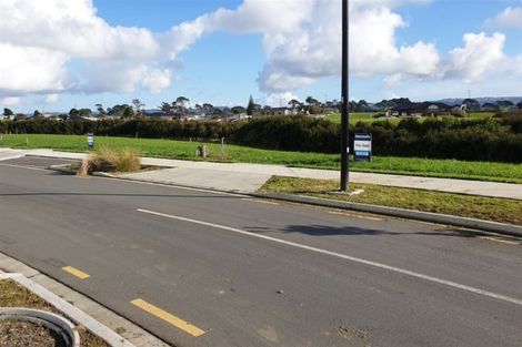 Photo of property in 10 Wheriko Avenue, Glenbrook, 2681