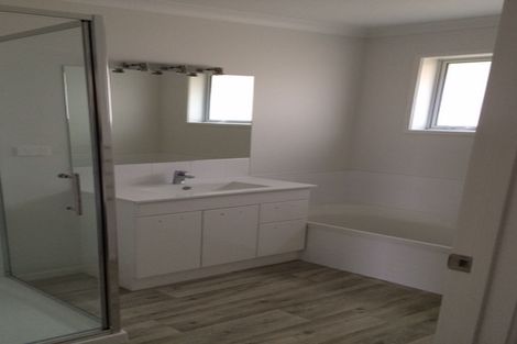 Photo of property in 212 Waikite Road, Welcome Bay, Tauranga, 3175