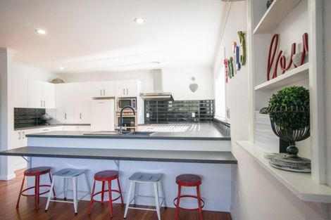 Photo of property in 86 Fitzroy Street, Terrace End, Palmerston North, 4410