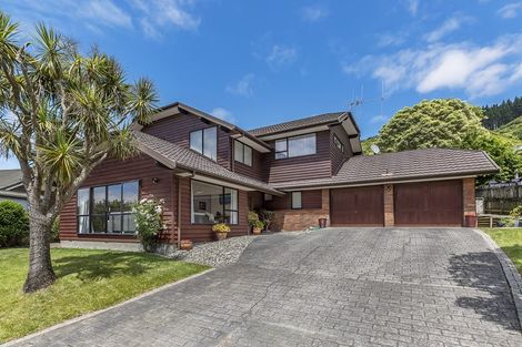 Photo of property in 23 Duval Grove, Tawa, Wellington, 5028