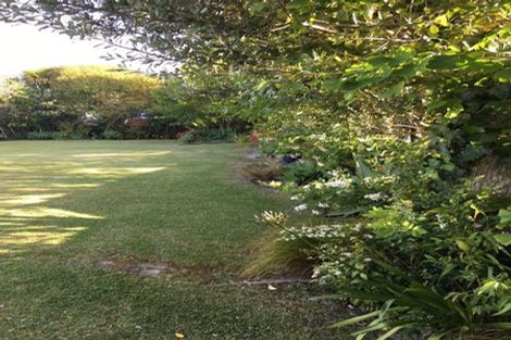 Photo of property in 27 Surf Road, Stanmore Bay, Whangaparaoa, 0932