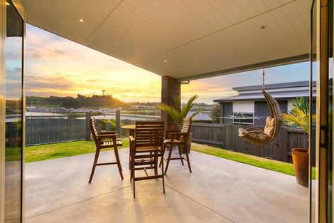 Photo of property in 20 Rochfort Crescent, Pyes Pa, Tauranga, 3112