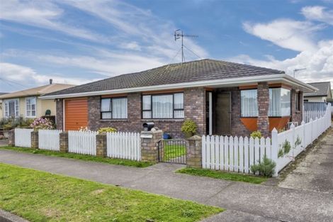 Photo of property in 15 Cook Street, Foxton, 4814