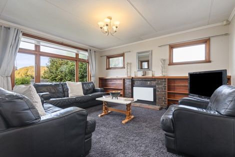 Photo of property in 5 Featherston Street, Takaro, Palmerston North, 4412