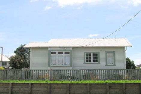 Photo of property in 1277 Papamoa Beach Road, Papamoa Beach, Papamoa, 3118