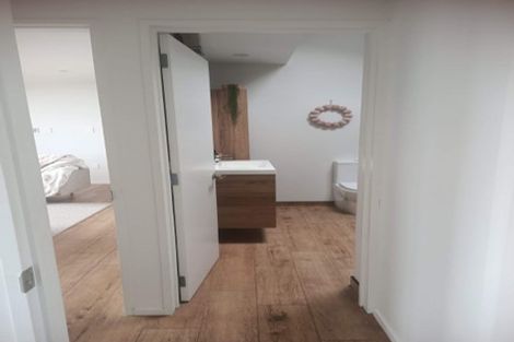 Photo of property in 2/182 Mount Pleasant, Mount Pleasant, Christchurch, 8081