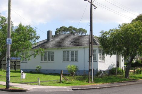 Photo of property in 2 Brabham Place, Avondale, Auckland, 0600